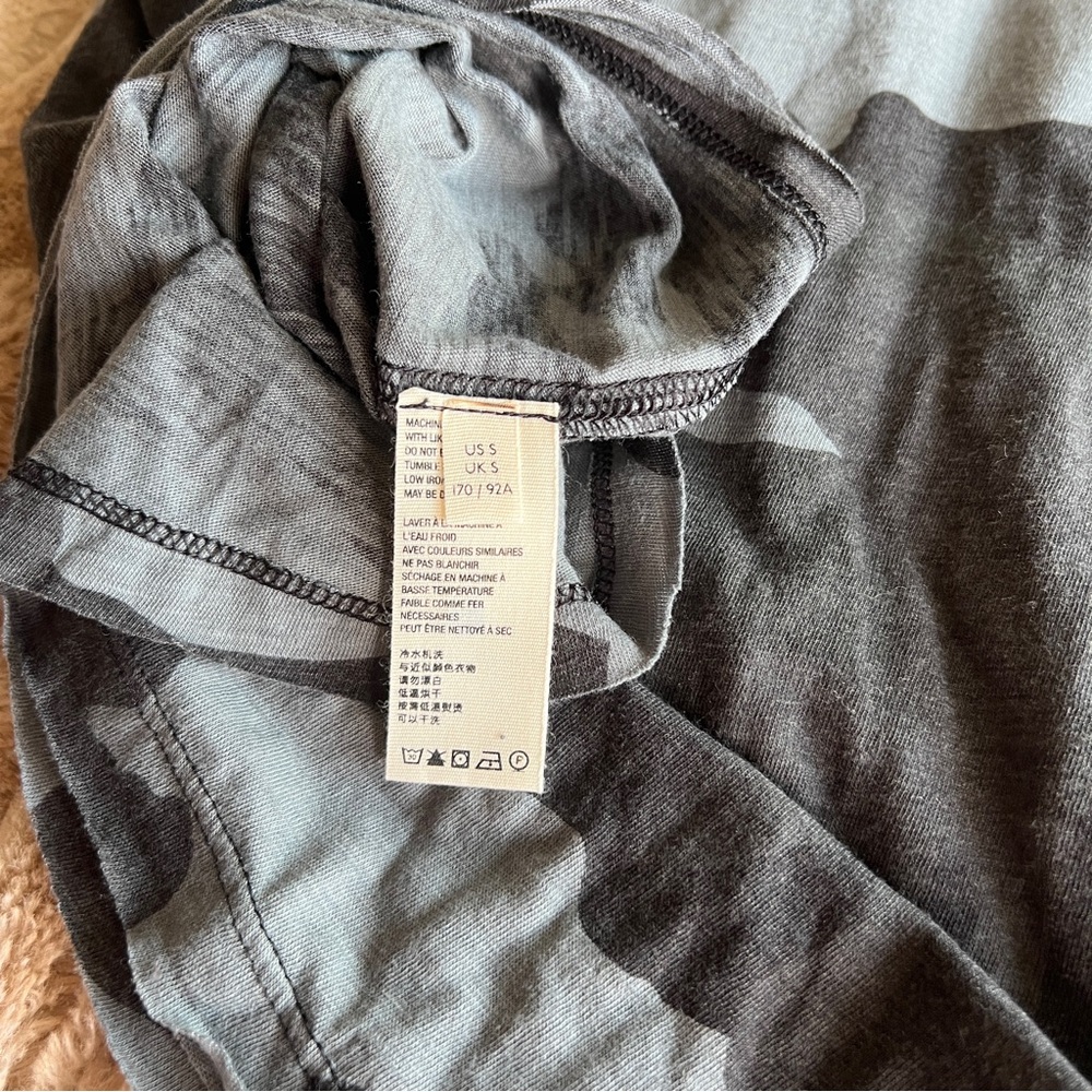 NWT Free People Clare Short Sleeve black and grey camo T shirt - Picture 8 of 8